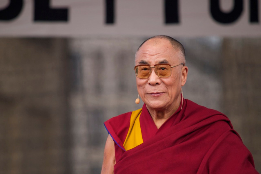 Dalai Lama inspires Hawaii students 