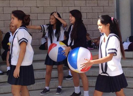 Freshmen play dodgeball with beach balls on Whale-of-a-Tale Wednesday. 