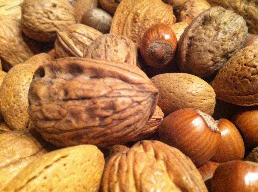 Photo credit: WIkimedia Commons

Nuts have shown to be beneficial to a healthy diet. They should be consumed regularly.