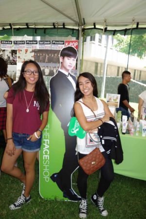 We couldn’t resist taking a photo with Korean actor Kim SooHyun’s stand-up by The Face Shop booth. 