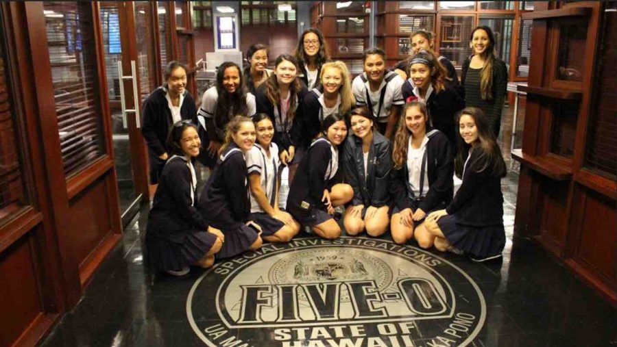 Video Productions/News Broadcast students on the set of “Hawaii Five-0” during an exclusive school tour last week.