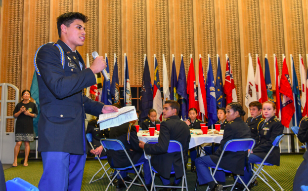 ‘Dining In’ with Punahou JROTC cadets