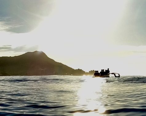 Pictured above are some of the paddlers for Eō Kanalui silhouetted by the infamous Diamond Head shortly after sunrise, taken at a morning practice. 