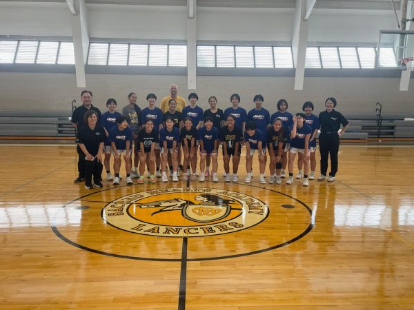 The Academy basketball team hosted the Fukuoka high school basketball team. They visited the Academy to compete against the Lancers and make connections. 