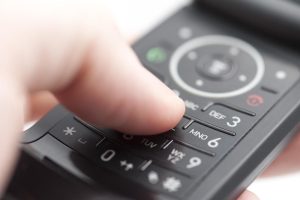 As part of the 5D Method of Appstinence, users are encouraged to downgrade to a transition device such as a flip phone. The Generation Z–led movement promotes evaluating habits around social media and smartphone use.